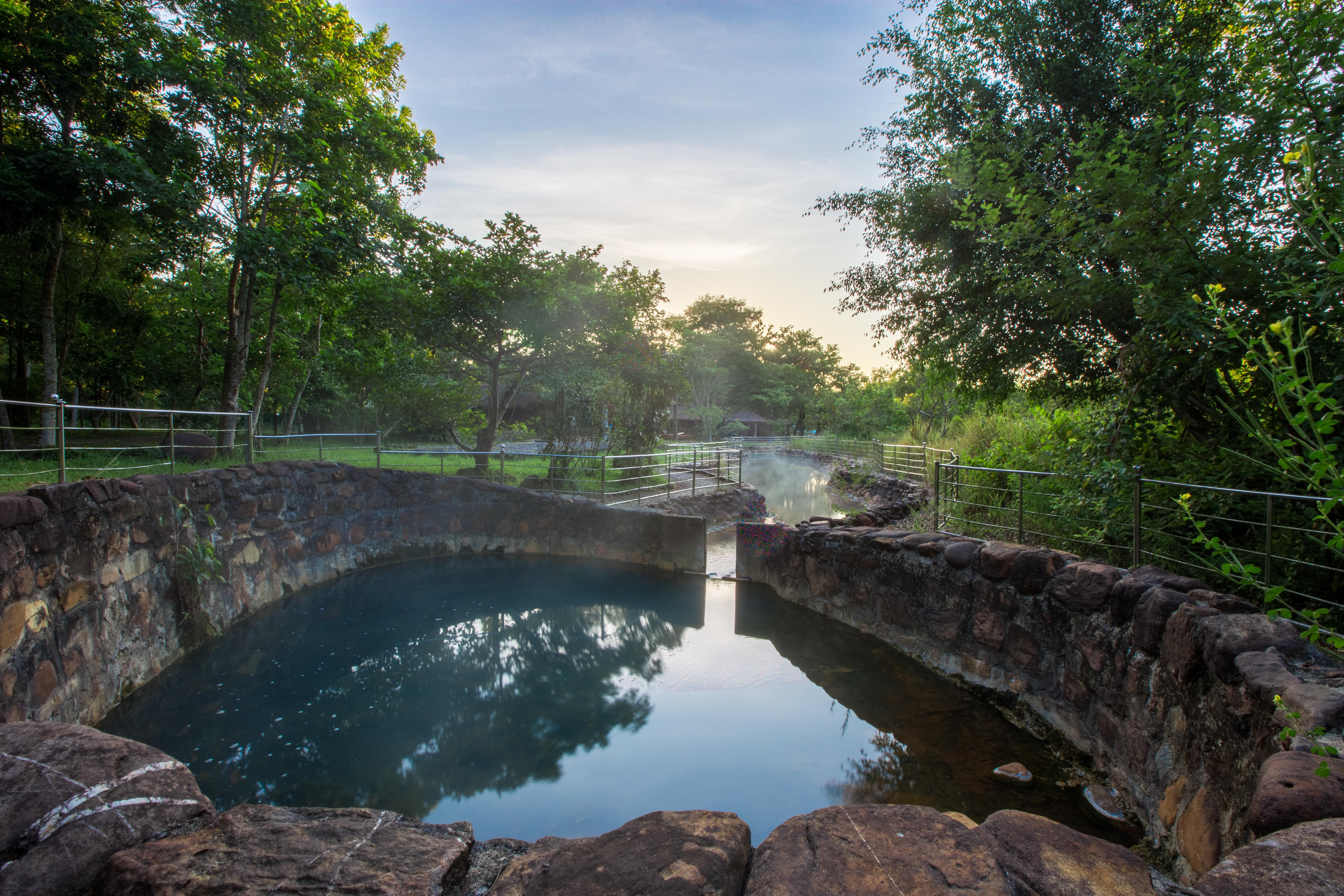 Thanh Tan Hot Springs By Fusion Hue Exterior photo