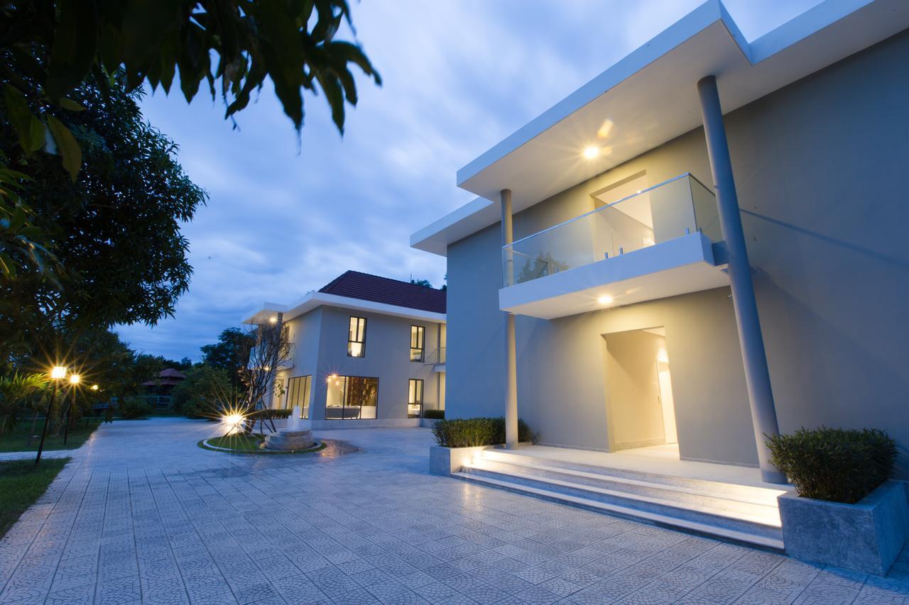 Thanh Tan Hot Springs By Fusion Hue Exterior photo